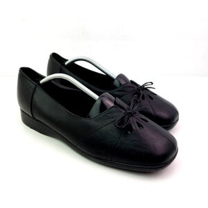 Cobbie Cuddlers Womens Size 9 W Black Leather Slip On Bow Flats Loafer Shoes